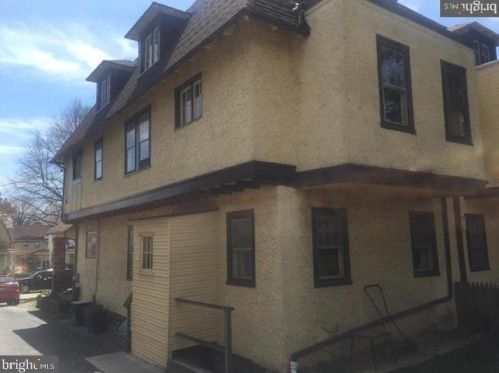 626 Georges Ln, Ardmore, PA 19003-1906