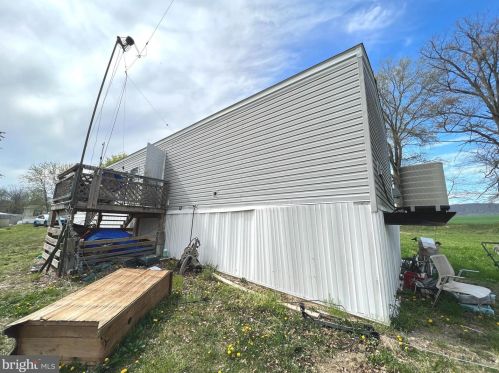 82 Linda Dr, Navy Sup Dpt PA  17050-1549 exterior