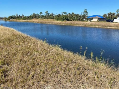 2606 Queen Dr, Lehigh Acres, FL 33971-5526