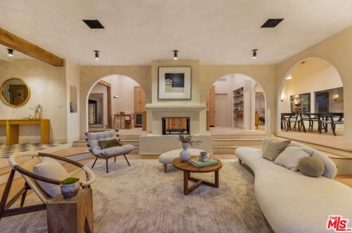 328 Poquito Ln, Topanga CA  90290-3547 exterior