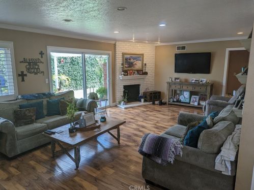 5310 Iroquois Ave, Lakewood, CA 90713-1728