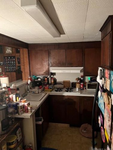 131 Cleveland Ave, Bridgeport CT 06606-5289 exterior