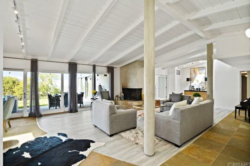 11555 Amanda Dr, North Hollywood, CA 91604-4144