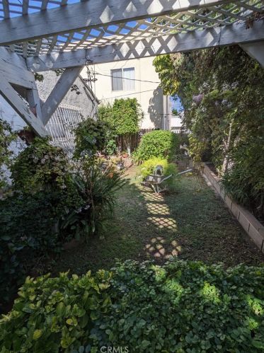 6704 Balboa Ave, Van Nuys CA  91406-4181 exterior