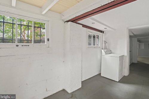 512 Taylor St, Washington DC 20011-5915 exterior