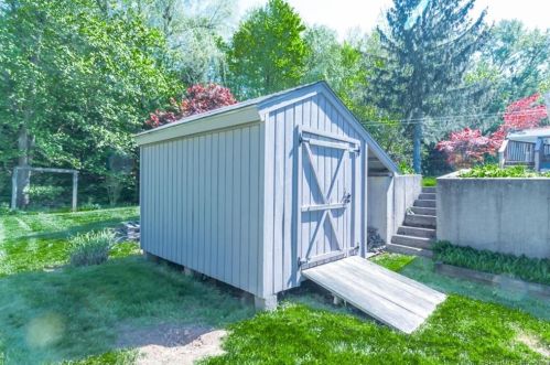 55 Jodi Dr, Wallingford CT  06492-2846 exterior