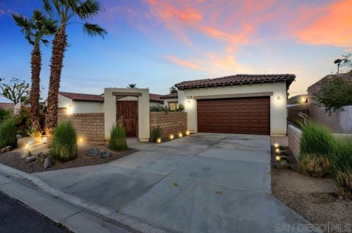 52090 Avenida Mendoza, La Quinta CA  92253-3296 exterior