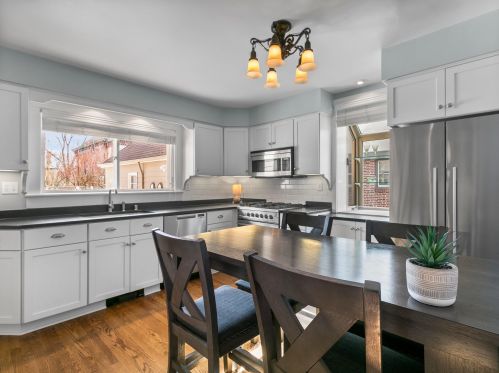 2928 Smt Ave, Milwaukee WI 53211-3440 exterior