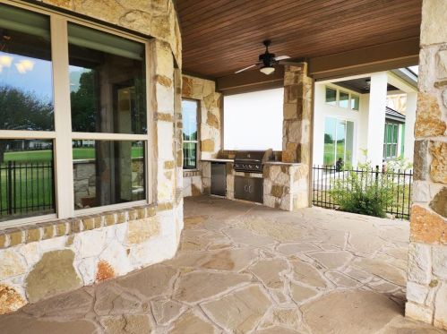 136 Limestone Dr, Georgetown TX  78628-6993 exterior