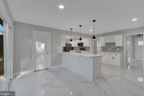 83 Hamilton Ln, Willingboro NJ  08046-1704 exterior