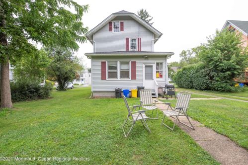 60 Manalapan Ave, East Freehold NJ  07728-1655 exterior