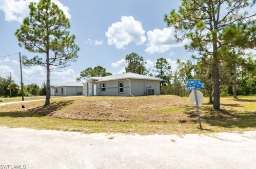 828 Newell St, Lehigh Acres, FL 33974-4617