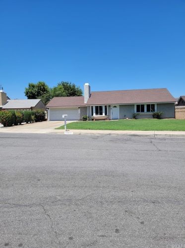 1410 Jackson St, Rialto, CA 92376-2308