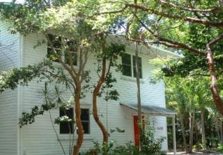 1555 Bluefin Dr, Marathon, FL 33050-2812