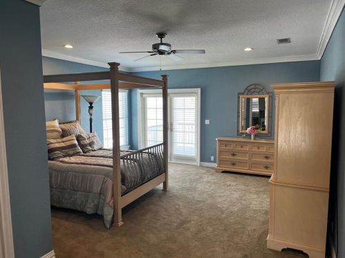 534 Paradise, Galveston TX  77554-6189 exterior