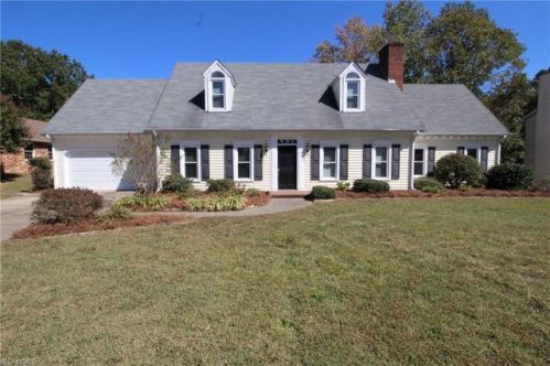 1929 Larkhill Dr, Kernersville, NC 27284-8643