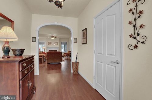 156 Stoners Cir, Littlestown, PA 17340-1165