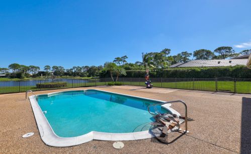 5215 Estates Dr, Delray Beach FL  33445-4385 exterior