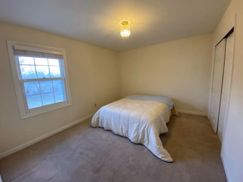 1947 Glen Oaks Ln, Thiensville WI  53092-2903 exterior