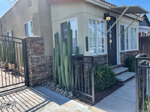 8208 Olanda St, Paramount CA 90723-2723 exterior