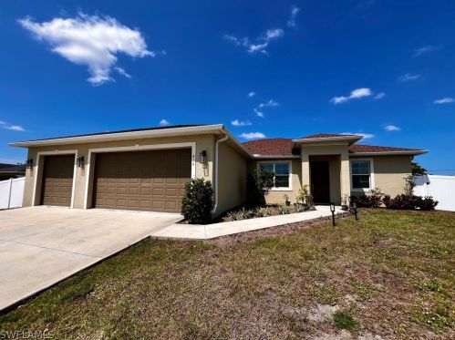 416 20th Ave, Cape Coral, FL 33993-7558