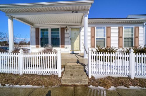4528 Alameda Dr, Darbydale, OH 43123-8428
