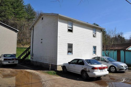 339 Madison St, Nelsonville, OH 45764-1012
