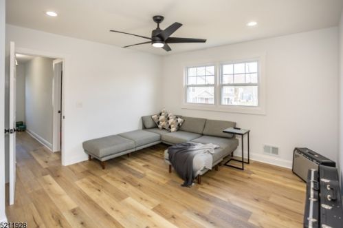 13 Gardner Rd, Parsippany NJ  07834-2108 exterior