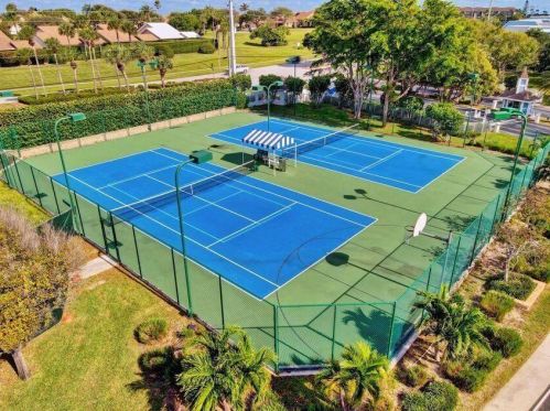 121 Ocean Dunes Cir, Jupiter FL  33477-9140 exterior