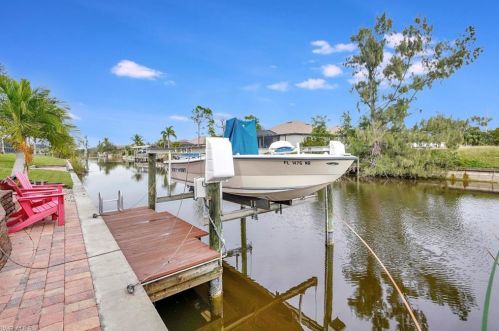 2003 17th Pl, Cape Coral, FL 33909-4738