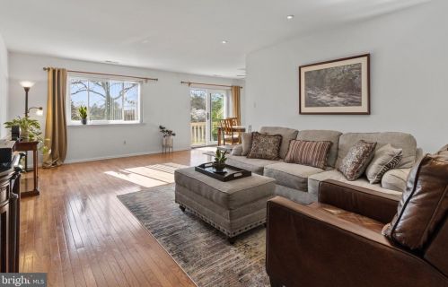 1628 Devon Ct, Yardley PA 19067-5741 exterior