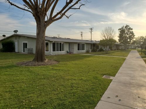 13500 Wentworth Ln, Seal Beach, CA 90740-4694