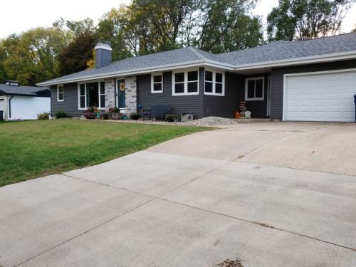 219 Hillcrest Ave, Neptune, IA 51024-8861