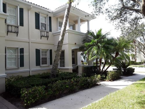 3352 Greenway Dr, Jupiter, FL 33458-8717