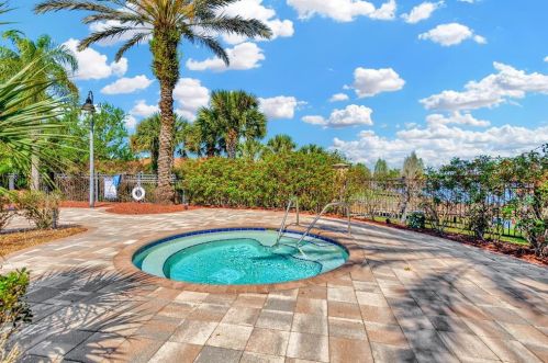 1854 Altavista Cir, Lakeland FL  33810-2795 exterior