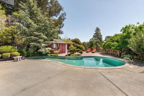 7190 Fircrest Ave, Sebastopol CA  95472-4430 exterior