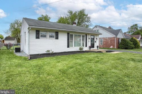316 Brandy Ln, Navy Sup Dpt, PA 17055-2807