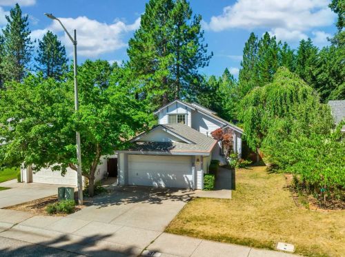 217 Fairmont Dr, Grass Valley CA  95945-9708 exterior