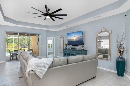 14487 Manchester Dr, Naples FL  34114-8630 exterior