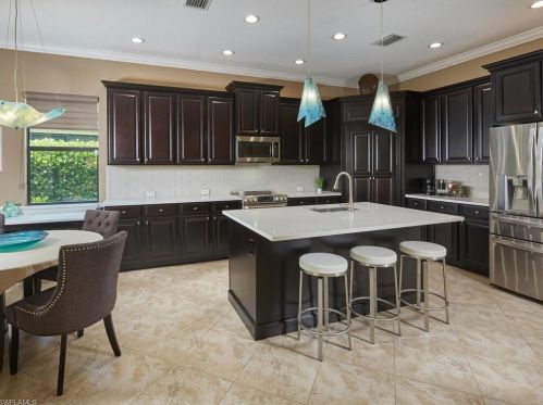 9367 Isla Bella Cir, Bonita Springs FL  34135-7274 exterior