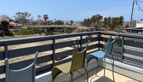 2555 State St, Carlsbad CA  92008-1623 exterior