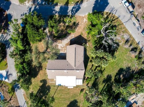 4752 Rue Helene, Sanibel FL  33957-2612 exterior