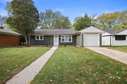 3725 63, Milwaukee WI 53220-1957 exterior