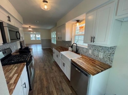 713 7th St, Morgans Point TX  77571-4933 exterior