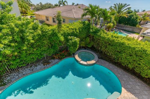 913 168 Ave, Hollywood FL 33028-2021 exterior