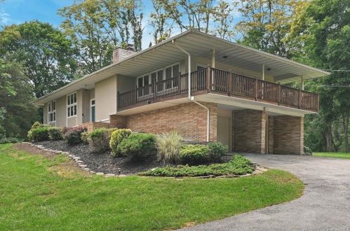 20 Wendy Dr, Poughkeepsie, NY 12603-6018