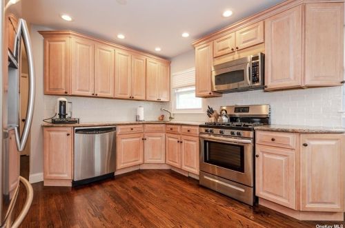 961 Rector St, North Bellmore NY  11710-1117 exterior