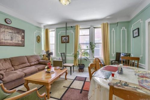 922 223rd St, Bronx, NY 10466-4602
