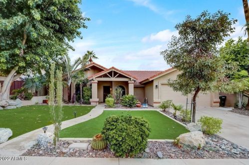 15848 16th St, Phoenix AZ  85022-3326 exterior