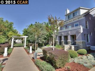 1913 Beach St, Concord, CA 94519-2689